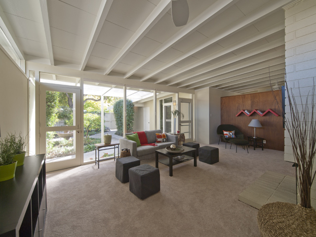 Living Room picture - 3197 Stelling Dr, Palo Alto 94303