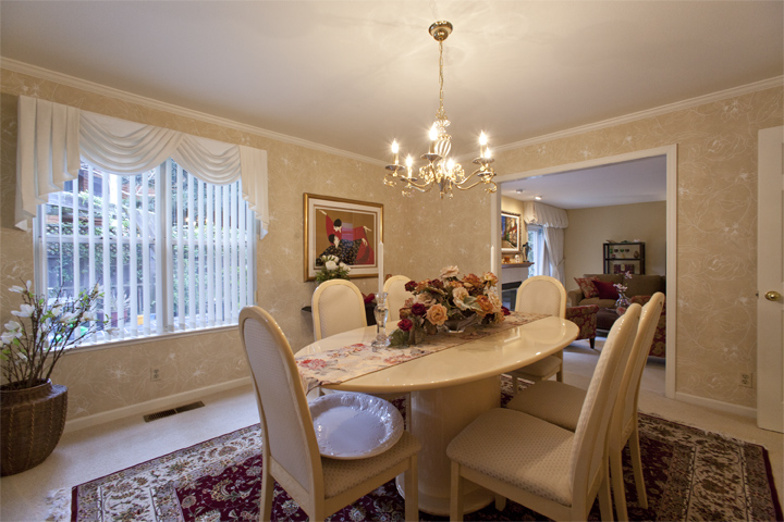 Dining Room picture - 553 Suzanne Ct, Palo Alto 94306