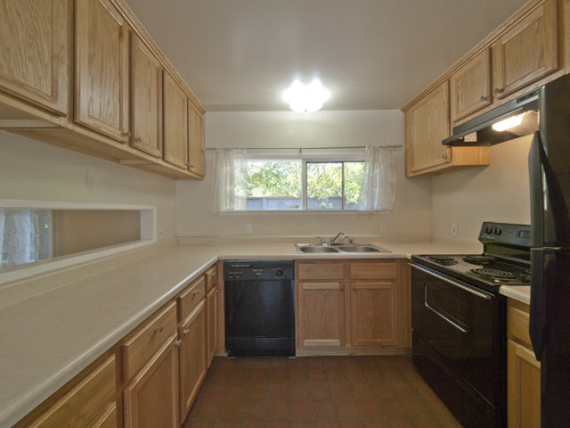 Kitchen picture - 291 Walter Hays Dr, Palo Alto 94303
