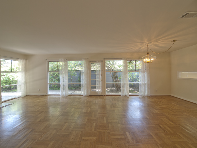 Living Dining picture - 291 Walter Hays Dr, Palo Alto 94303