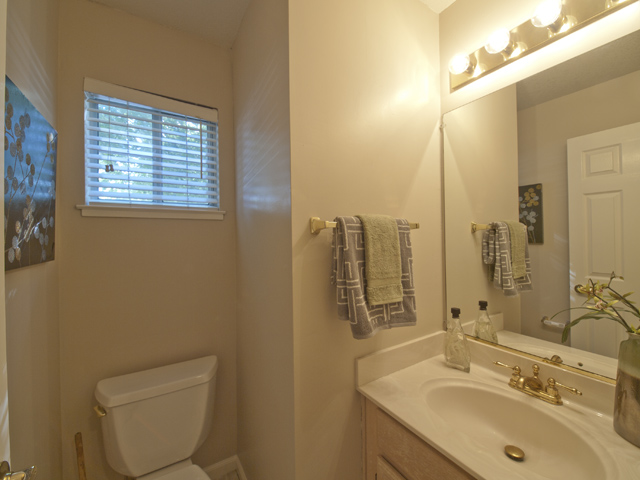 Downstairs Bath (A) picture - 2116 Windrose Pl, Mountain View 94043