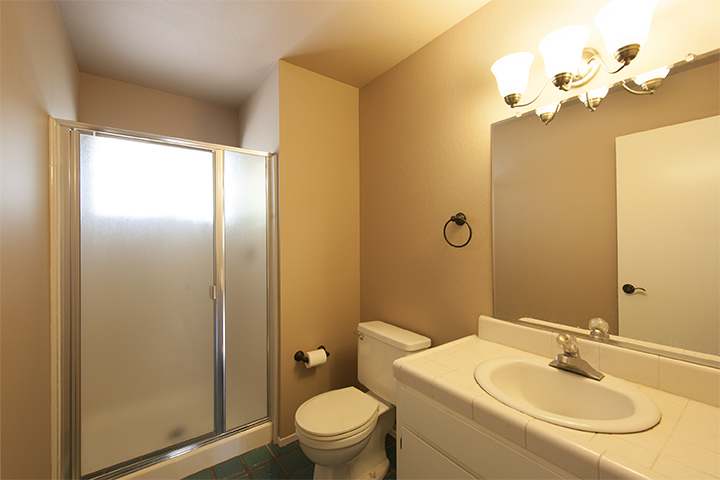 Bath 3 picture - 1298 Brookings Ln, Sunnyvale 94087