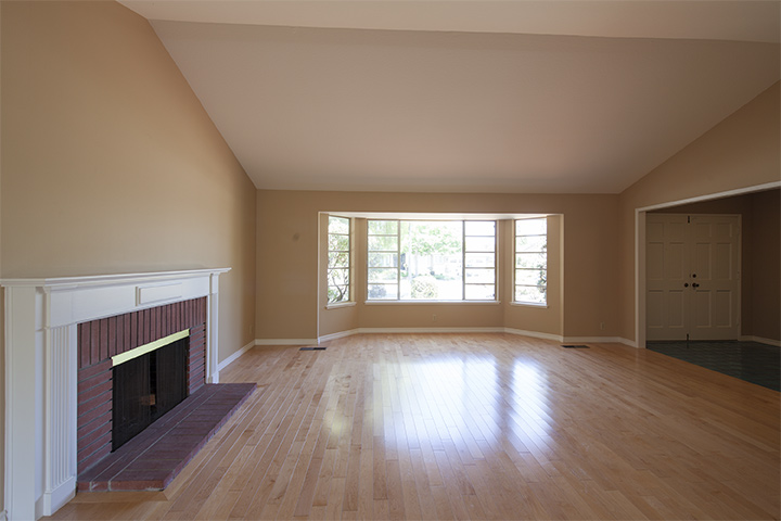 1298 Brookings Ln - Living Room