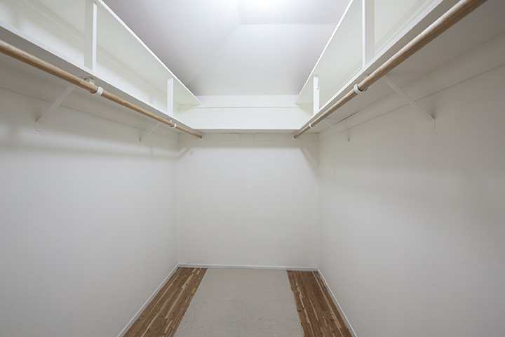 Master Closet picture - 1298 Brookings Ln, Sunnyvale 94087