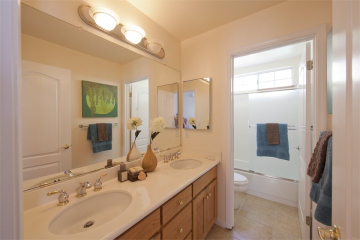 Bathroom 2 (A) picture - 2995 Casa Nueva Ct, San Jose 95124