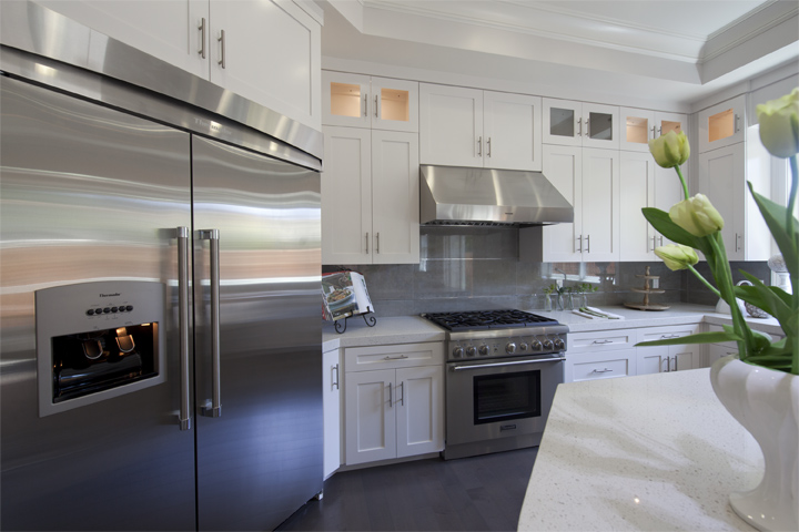 886 Chimalus Dr - Kitchen