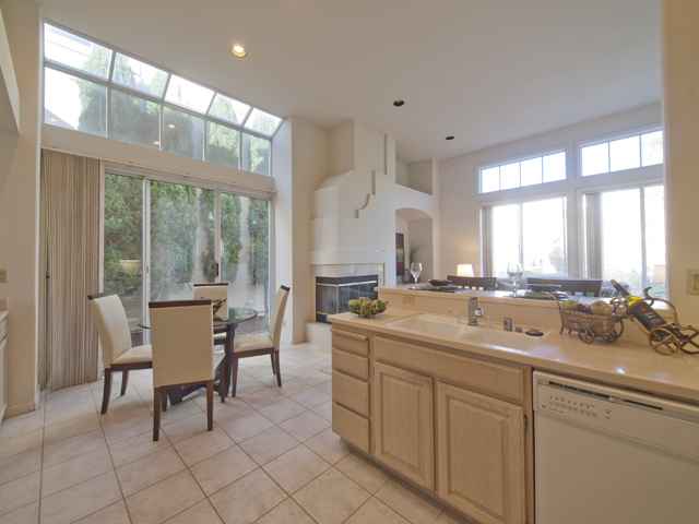 Eating Area (A) Picture - 810 Corriente Point Dr, Redwood Shores 94065 Eating Area (A) picture - 810 Corriente Point Dr, Redwood Shores 94065