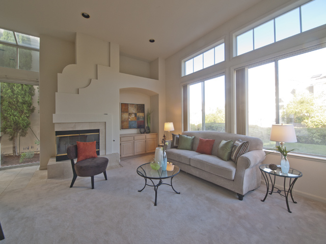 Family Room (A) picture - 810 Corriente Point Dr, Redwood Shores 94065