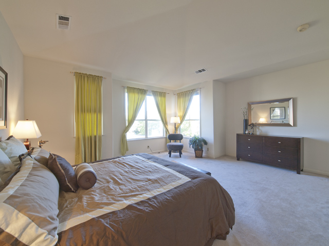 Master Bedroom (C) Picture - 810 Corriente Point Dr, Redwood Shores 94065 Master Bedroom (C) picture - 810 Corriente Point Dr, Redwood Shores 94065