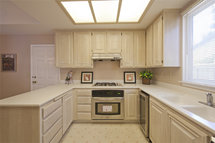 Kitchen (B) Picture - 10 Dockside Cir, Redwood Shores 94065 Kitchen (B) picture - 10 Dockside Cir, Redwood Shores 94065