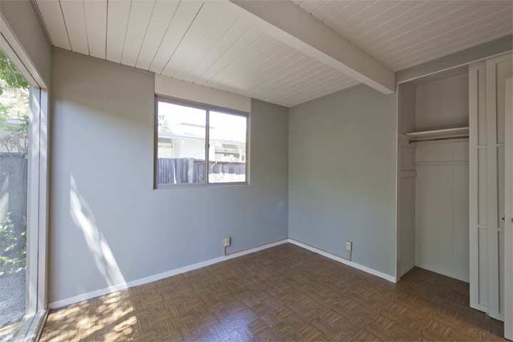 Bedroom 3 picture - 737 E Charleston Rd, Palo Alto 94303