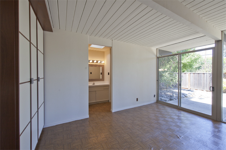 Master Bedroom picture - 737 E Charleston Rd, Palo Alto 94303