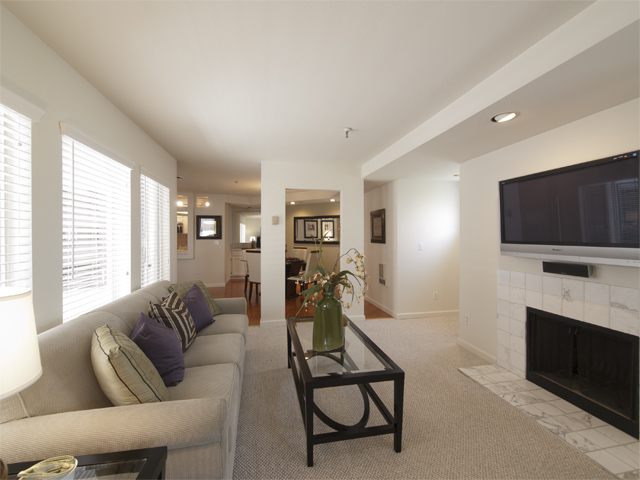 Living Room picture - 365 Forest Ave, Unit 4c, Palo Alto 94301