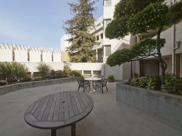 Public Area  picture - 365 Forest Ave, Unit 4c, Palo Alto 94301