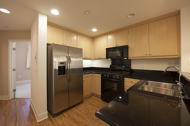 3720 Heron Way, Palo Alto - Kitchen