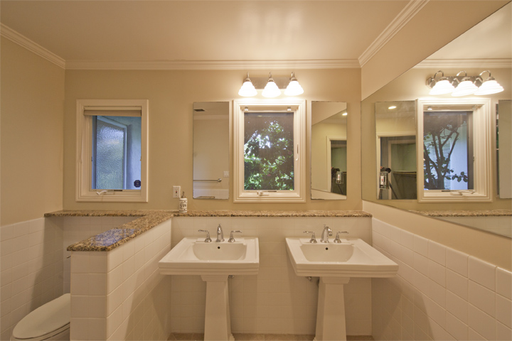 Master Bath picture - 554 Hilbar Ln, Palo Alto