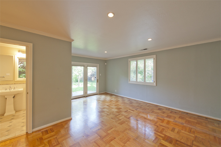 Master Bedroom picture - 554 Hilbar Ln, Palo Alto