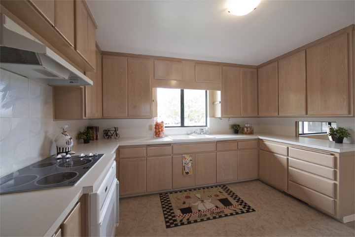 Kitchen (C) picture - 517 Los Ninos Way, Los Altos 94022