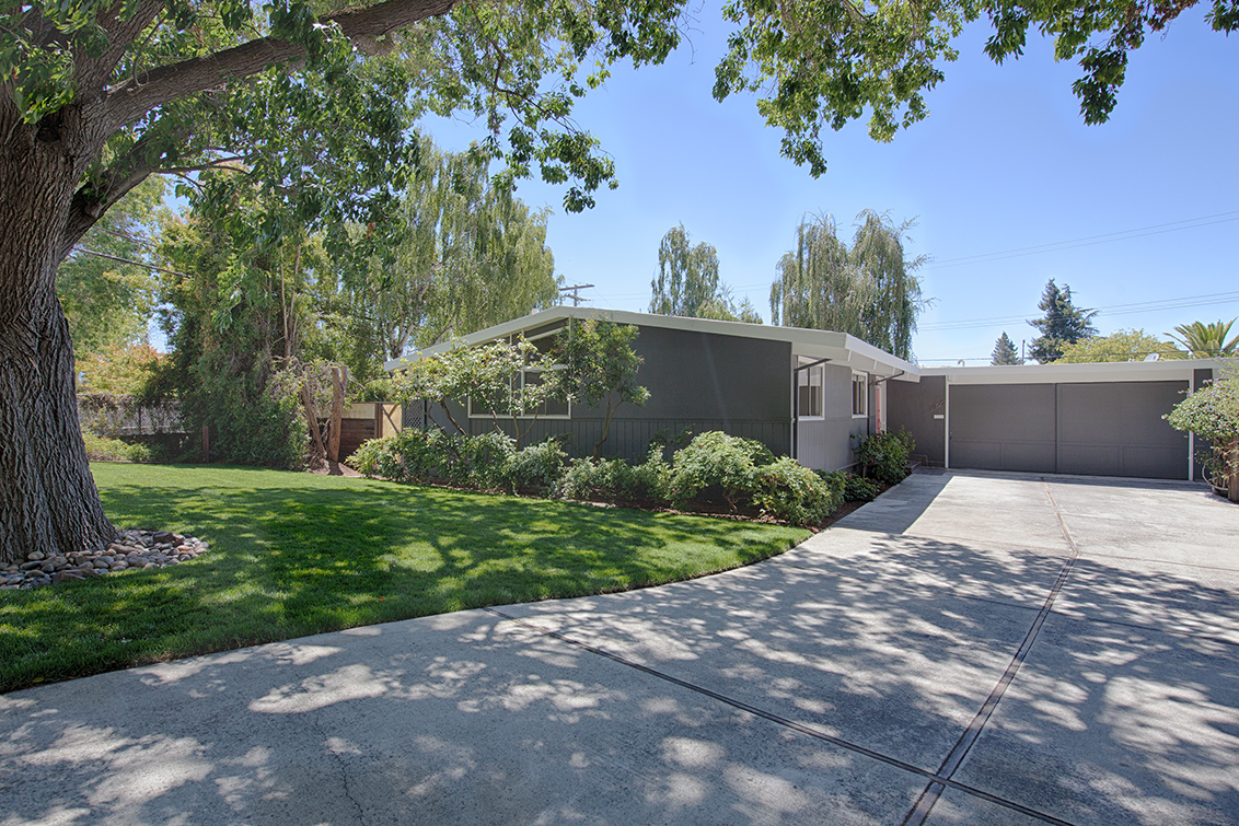 3890 Louis Rd - Palo Alto