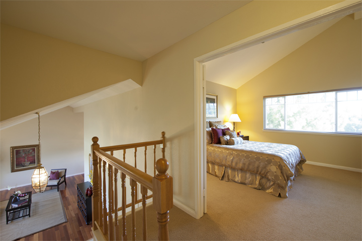 Upstairs Hall (A) picture - 6502 Mcabee Rd, San Jose 95120