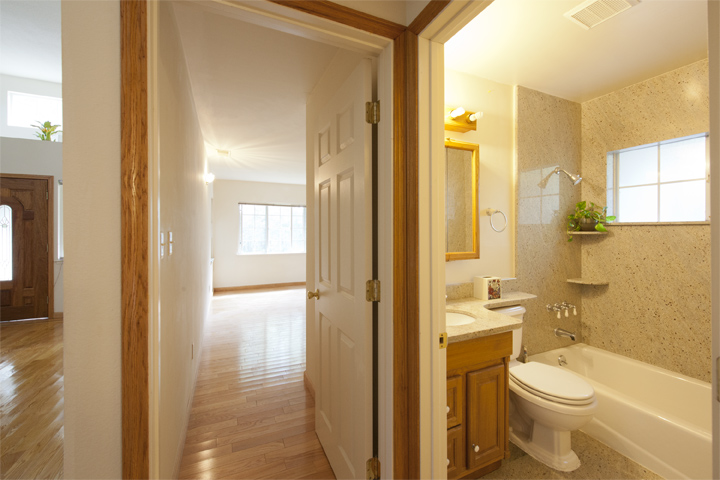 Hall picture - 3470 Middlefield Rd, Palo Alto