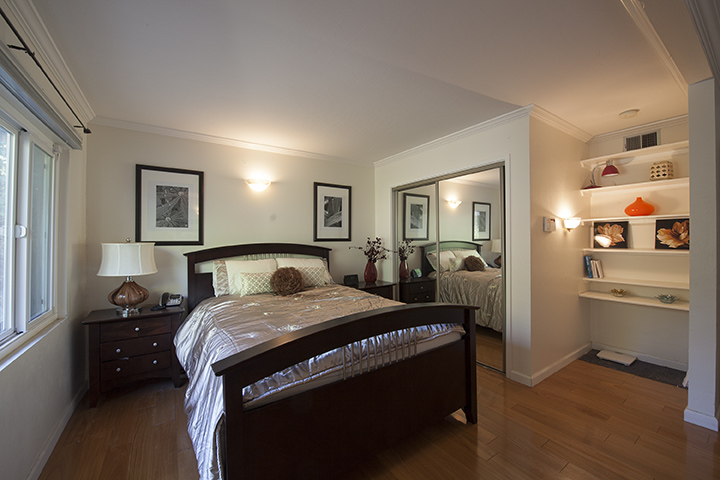 Master Bedroom picture - 3510 Middlefield Rd, Palo Alto 94306