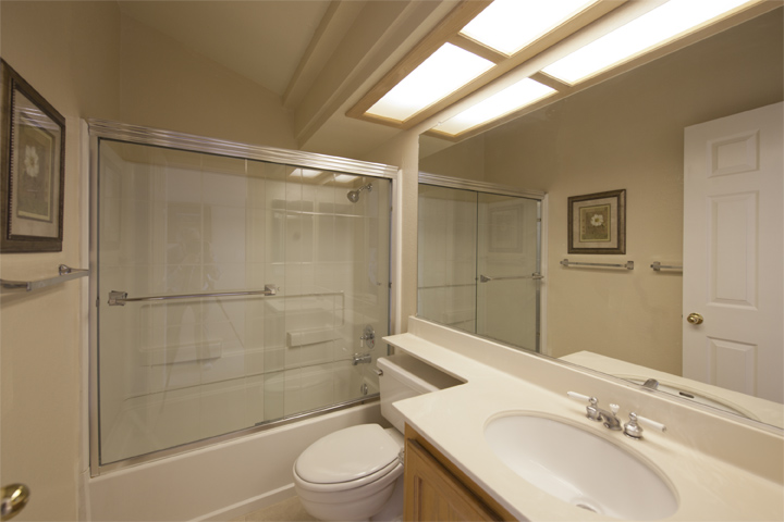 Bath 2 picture - 34383 Mimosa Ter, Fremont 94555