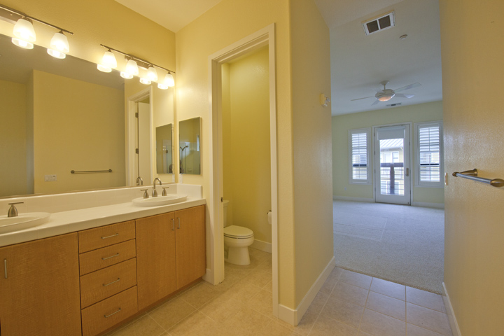 Master Bath picture - 4238 Rickeys Way, Unit T, Palo Alto 94306