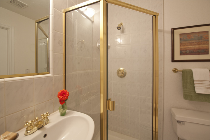 Downstairs Bath  picture - 1330 S California Ave, Palo Alto 94306