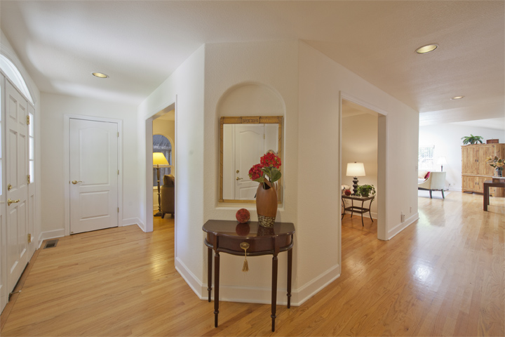 Entry picture - 1330 S California Ave, Palo Alto 94306