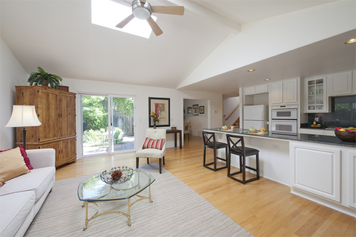 1330 S California Ave - Family Room, Kitchen