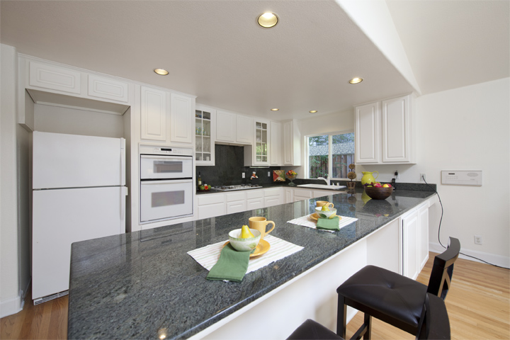 Kitchen picture - 1330 S California Ave, Palo Alto 94306