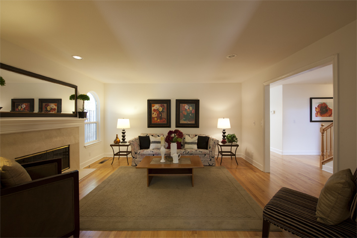 Living Room picture - 1330 S California Ave, Palo Alto 94306