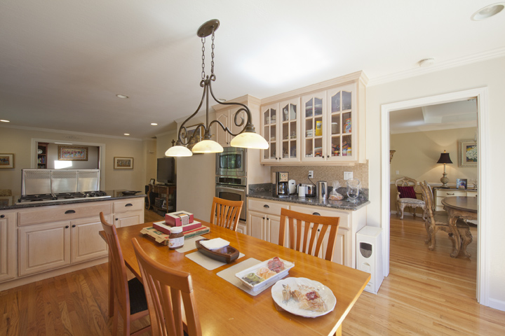 Kitchen (A) picture - 7960 Sunderland Dr, Cupertino 95014