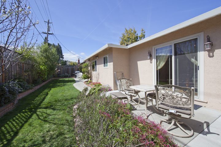 Patios (B) picture - 7960 Sunderland Dr, Cupertino 95014