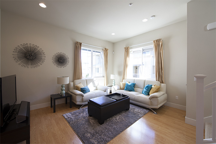 1103 Trinity Ln - Living Room