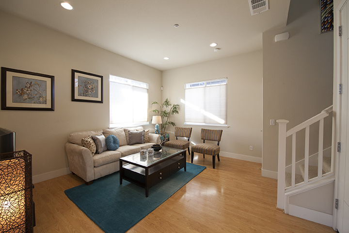 1104 Trinity Ln - Living Room