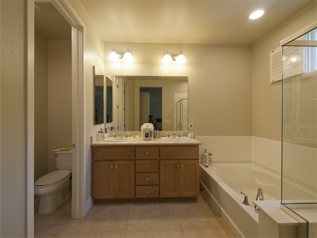 Master Bath picture - 1112 Trinity Ln, Palo Alto 94303