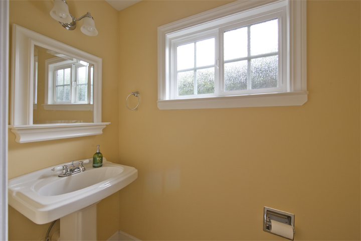 Half Bath picture - 830 Tulane Dr, Mountain View 94040
