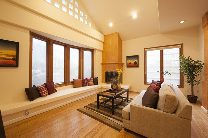 90 Walnut Ave - Living Room
