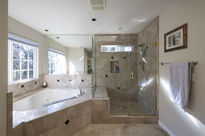 Master Bath (B) picture - 11720 Winding Way, Los Altos 94024