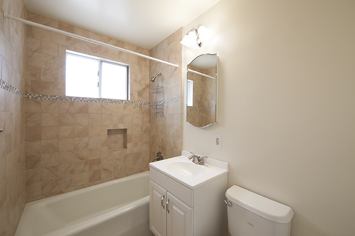 Bath 1 picture - 919 Clara Dr, Palo Alto 94303