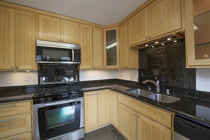 Kitchen picture - 919 Clara Dr, Palo Alto 94303