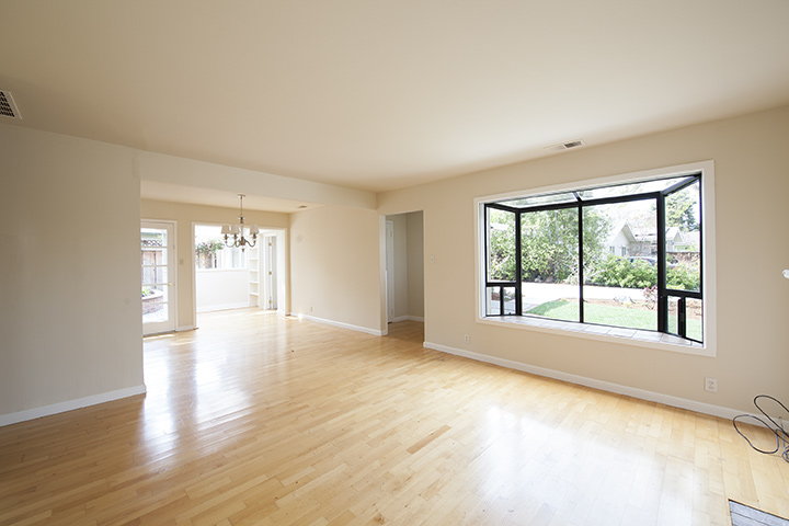 Living Room picture - 919 Clara Dr, Palo Alto 94303