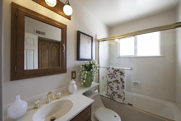 Bathroom (A) Picture - 140 Daley Ct, San Bruno 94066 Bathroom (A) picture - 140 Daley Ct, San Bruno 94066