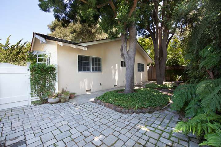 Side Yard picture - 1754 Emerson St, Palo Alto 94301