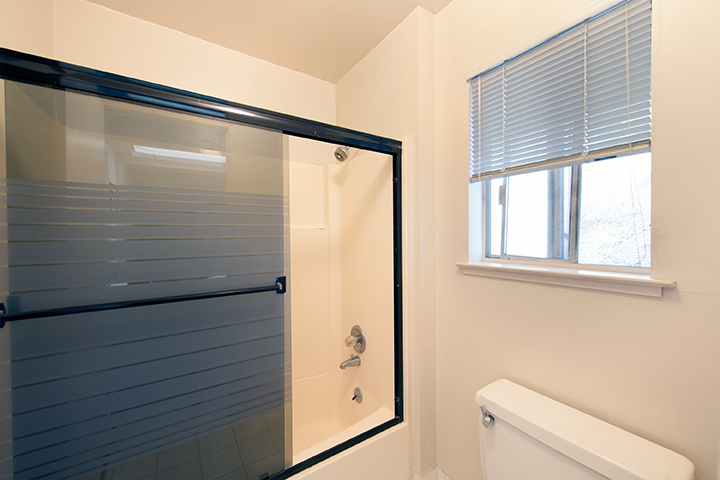 Master Bath (B) Picture - 430 Erlin Dr, San Carlos 94070 Master Bath (B) picture - 430 Erlin Dr, San Carlos 94070