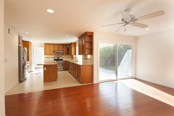 3138 Flowers Ln - Living Room