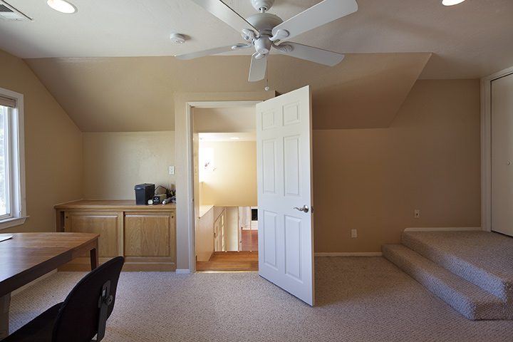 Upstairs Room picture - 3138 Flowers Ln, Palo Alto 94306