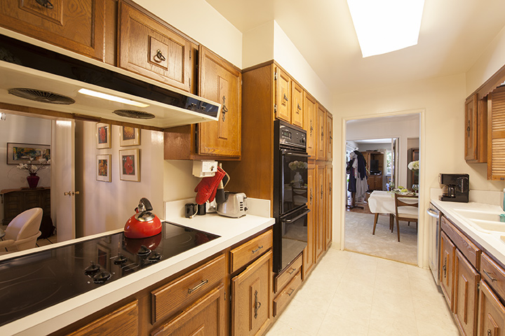 1085 Golden Way, Los Altos - Kitchen